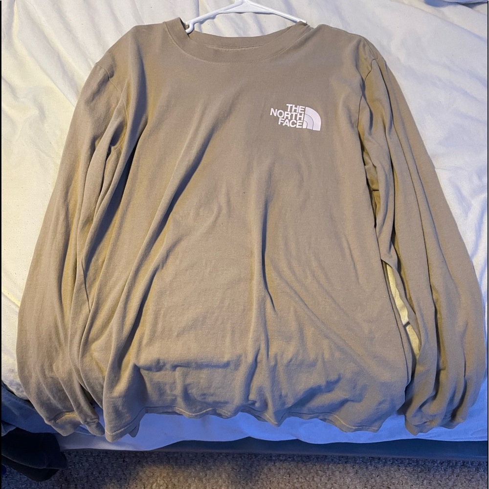 The North Face Longe sleeve, Color Tan, Size Large